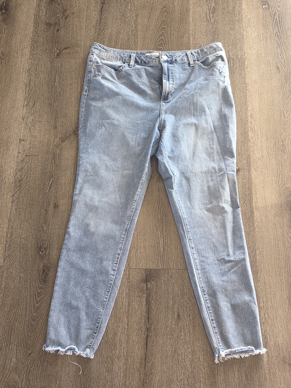 LC Lauren Conrad Light Blue Women's High-Rise Straight Jeans